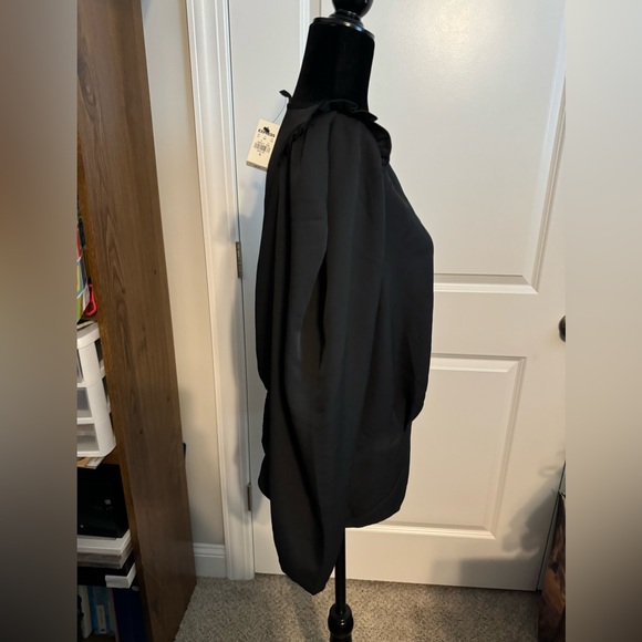 XL Black Express Blouse - Picture 3 of 6